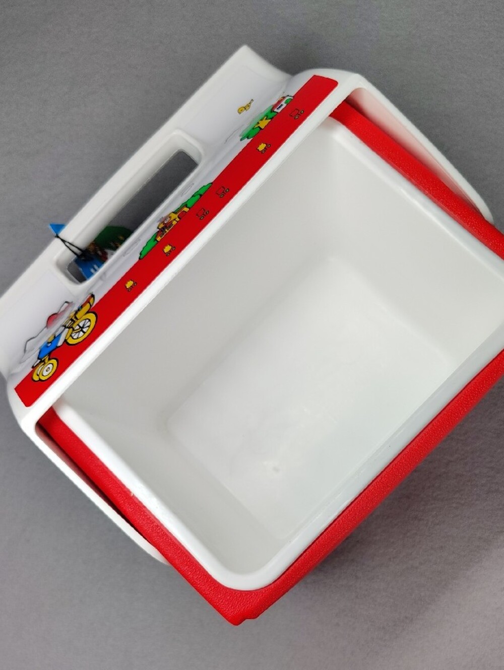 Igloo X Hello Kitty Collab Series Cooler - Picture 10 of 13